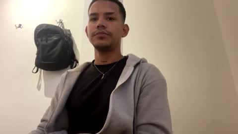 Snapshot of dereck_myers chatting on 02-15-26, 07:05 Dereck Myers online show from 02-15-26, 07:05