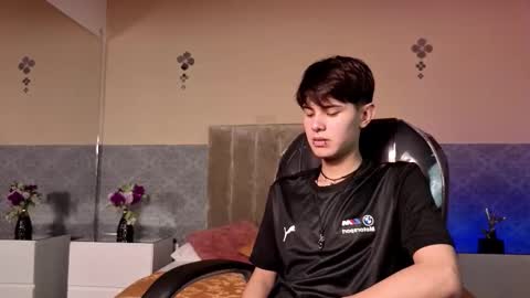 derek_sinn online show from 02-11-26, 08:25