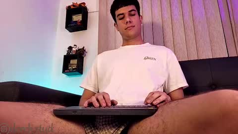 Snapshot of derek_stud_ chatting on 09-19-25, 04:14 Derek independent model online show from 09-19-25, 04:14