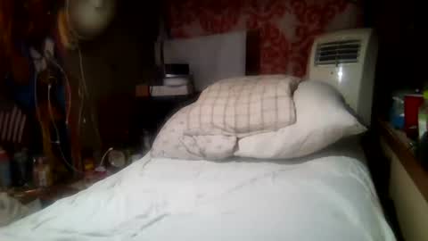 Snapshot of derick1961 chatting on 06-20-26, 04:37 derick1961 online show from 06-20-26, 04:37