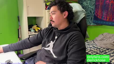 Derrick Hose online show from 03-08-25, 01:06