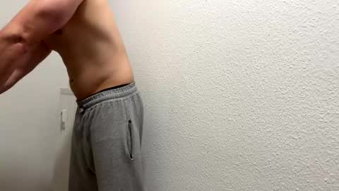 Snapshot of dertom_xxx chatting on 11-21-25, 03:22 Tom online show from 11-21-25, 03:22