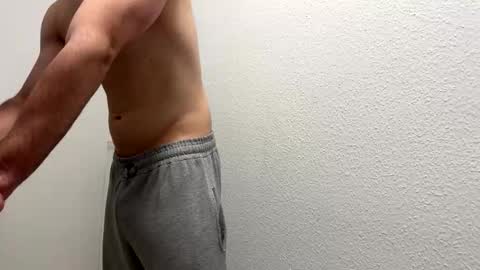 Snapshot of dertom_xxx chatting on 11-25-25, 05:07 Tom online show from 11-25-25, 05:07