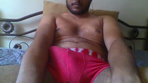 Snapshot of desidaddy_629 chatting on 10-27-25, 06:17 Daddy online show from 10-27-25, 06:17