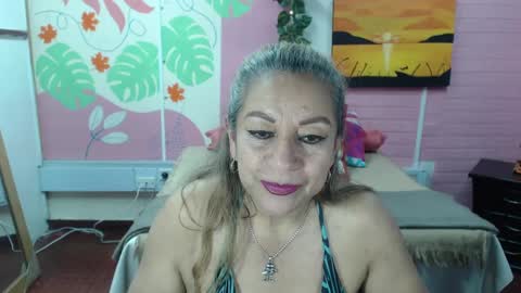Snapshot of desire_latin chatting on 12-19-24, 08:34 VALERIA online show from 12-19-24, 08:34