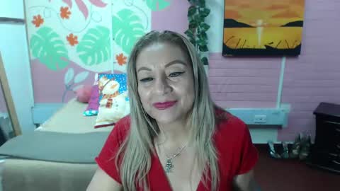 Snapshot of desire_latin chatting on 12-31-24, 08:34 VALERIA online show from 12-31-24, 08:34