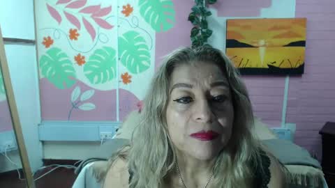 Snapshot of desire_latin chatting on 01-06-25, 03:29 VALERIA online show from 01-06-25, 03:29