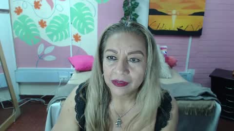 Snapshot of desire_latin chatting on 01-17-25, 05:19 VALERIA online show from 01-17-25, 05:19