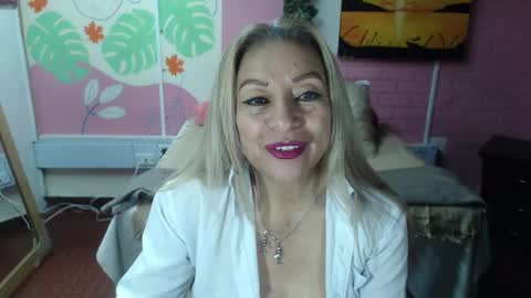 Snapshot of desire_latin chatting on 01-27-25, 07:56 VALERIA online show from 01-27-25, 07:56