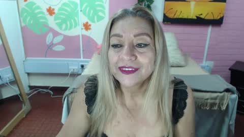 Snapshot of desire_latin chatting on 01-28-25, 08:36 VALERIA online show from 01-28-25, 08:36