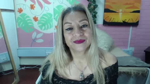 Snapshot of desire_latin chatting on 02-17-25, 04:37 VALERIA online show from 02-17-25, 04:37