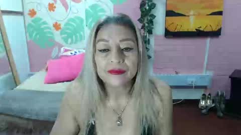 Snapshot of desire_latin chatting on 02-27-25, 08:42 VALERIA online show from 02-27-25, 08:42