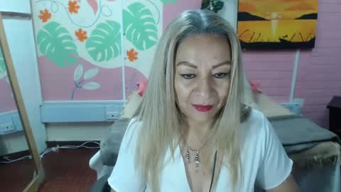 Snapshot of desire_latin chatting on 03-11-25, 09:15 VALERIA online show from 03-11-25, 09:15