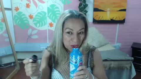 Snapshot of desire_latin chatting on 09-25-25, 04:21 VALERIA online show from 09-25-25, 04:21