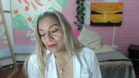 Snapshot of desire_latin chatting on 10-01-25, 05:30 VALERIA online show from 10-01-25, 05:30