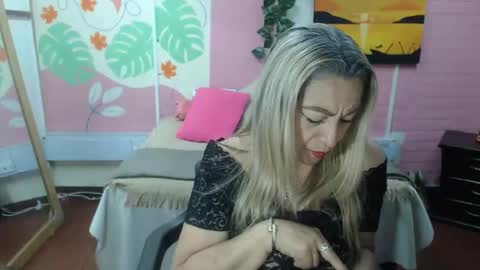 Snapshot of desire_latin chatting on 10-04-25, 03:43 VALERIA online show from 10-04-25, 03:43