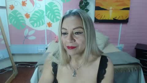 Snapshot of desire_latin chatting on 11-01-25, 03:47 VALERIA online show from 11-01-25, 03:47