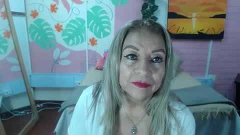 Snapshot of desire_latin chatting on 11-08-25, 04:18 VALERIA online show from 11-08-25, 04:18