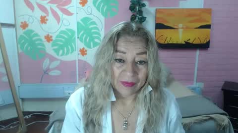 Snapshot of desire_latin chatting on 11-17-25, 03:29 VALERIA online show from 11-17-25, 03:29