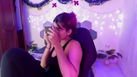 TORI AND MR. BEAR online show from 11-27-25, 05:15