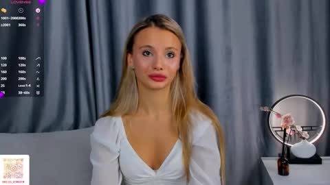 Snapshot of desireeclipse chatting on 11-27-25, 06:26 Willow online show from 11-27-25, 06:26