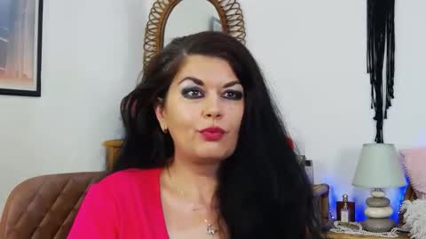 HellenMoon online show from 10-04-25, 05:05