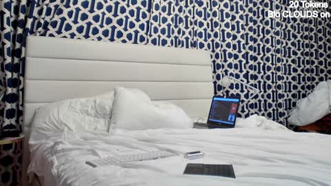 Snapshot of desiriabledesiri chatting on 12-12-24, 08:36 Ryley Rydes online show from 12-12-24, 08:36