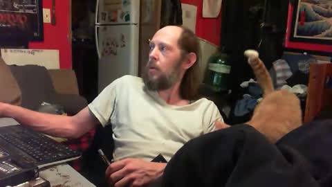 Snapshot of desolation2012 chatting on 01-18-25, 11:21 desolation2012 online show from 01-18-25, 11:21