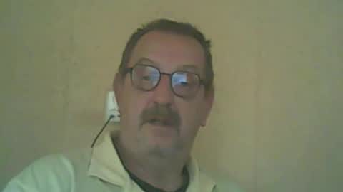 Snapshot of destelp chatting on 10-12-25, 12:04 destelp online show from 10-12-25, 12:04
