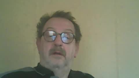 Snapshot of destelp chatting on 02-15-26, 02:14 destelp online show from 02-15-26, 02:14