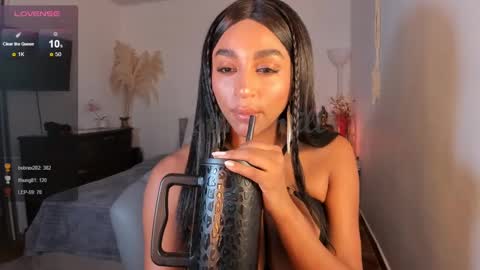 Destinne Mill online show from 01-06-25, 02:47