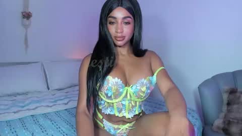 Destinne Mill online show from 01-24-25, 03:02