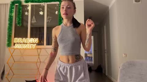 Snapshot of deva_alice chatting on 12-10-24, 12:27 Id be happy to have a steamy stream girl online show from 12-10-24, 12:27