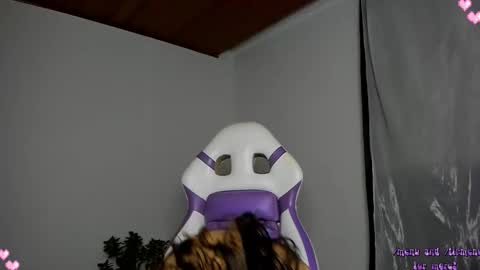 Gi HELP ME REACH 50 THUMPS UP 3 online show from 09-29-25, 11:20