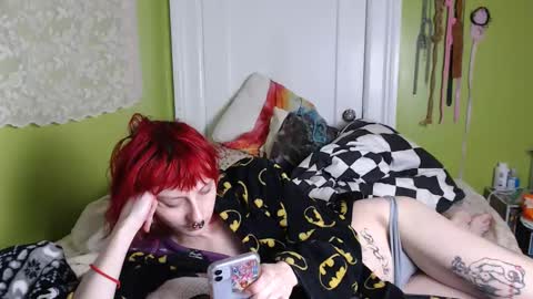 Snapshot of devilg1rl chatting on 02-07-26, 02:48 poutyangel online show from 02-07-26, 02:48