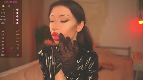 Snapshot of devilss_toy chatting on 09-21-25, 03:57  CIBELLE  online show from 09-21-25, 03:57