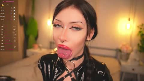 Snapshot of devilss_toy chatting on 10-04-25, 04:05  CIBELLE  online show from 10-04-25, 04:05