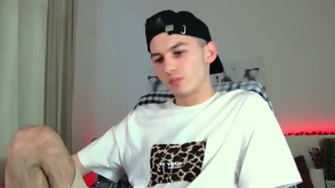 devin_ho online show from 03-07-25, 01:40