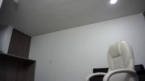 Devin Hunter online show from 01-08-25, 03:51