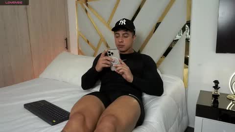 Snapshot of devin_hunter chatting on 02-21-26, 07:59 Devin Hunter online show from 02-21-26, 07:59