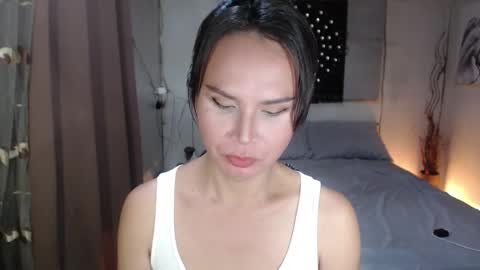 Snapshot of devine_g chatting on 02-07-25, 01:58 Igat online show from 02-07-25, 01:58