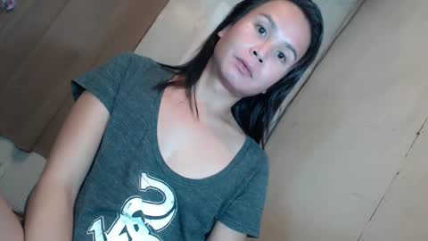 Snapshot of devine_g chatting on 02-09-25, 11:57 Igat online show from 02-09-25, 11:57