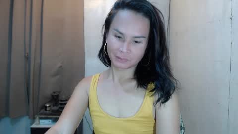 Snapshot of devine_g chatting on 02-20-25, 02:18 Igat online show from 02-20-25, 02:18