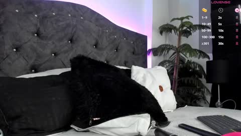 Snapshot of devlin_violet__ chatting on 12-27-24, 07:51 PaulaInsta paulacastellanos 1Pvt open online show from 12-27-24, 07:51