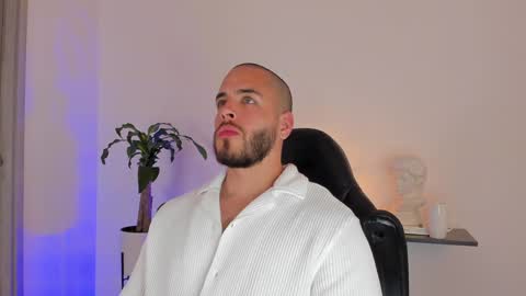 Snapshot of devoncollins chatting on 12-14-24, 12:22 Devon Collins Independent model online show from 12-14-24, 12:22