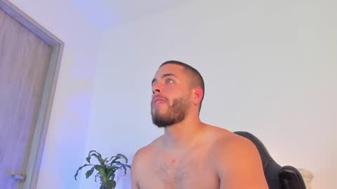 Snapshot of devoncollins chatting on 02-03-25, 12:04 Devon Collins Independent model online show from 02-03-25, 12:04