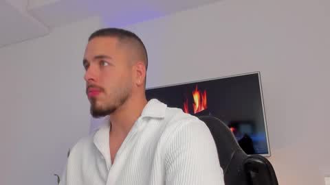 Snapshot of devoncollins chatting on 10-04-25, 03:43 Devon Collins Independent model online show from 10-04-25, 03:43