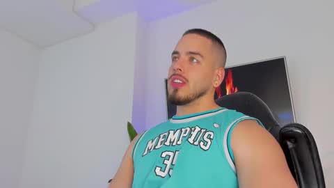 Snapshot of devoncollins chatting on 10-28-25, 05:59 Devon Collins Independent model online show from 10-28-25, 05:59