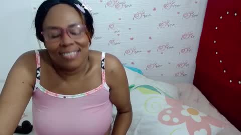 Snapshot of devorasexy2 chatting on 12-12-24, 03:05 Devora.. online show from 12-12-24, 03:05