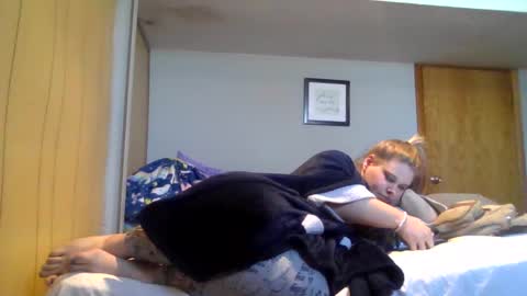 Snapshot of devykitten2018 chatting on 02-14-25, 03:47 devykitten online show from 02-14-25, 03:47